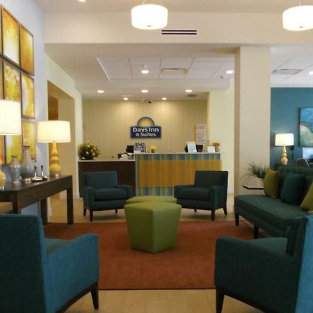 Days Inn & Suites By Wyndham Belmont Екстериор снимка