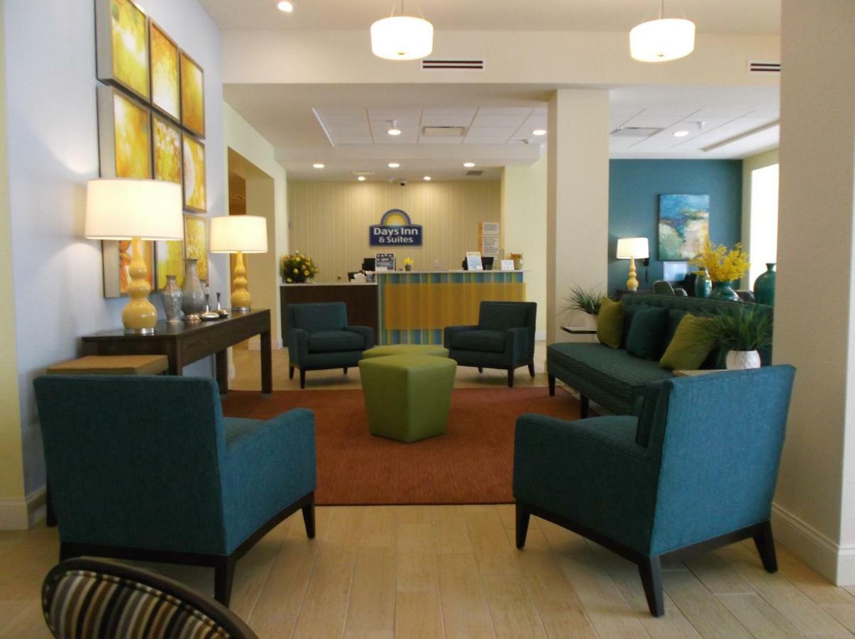 Days Inn & Suites By Wyndham Belmont Екстериор снимка